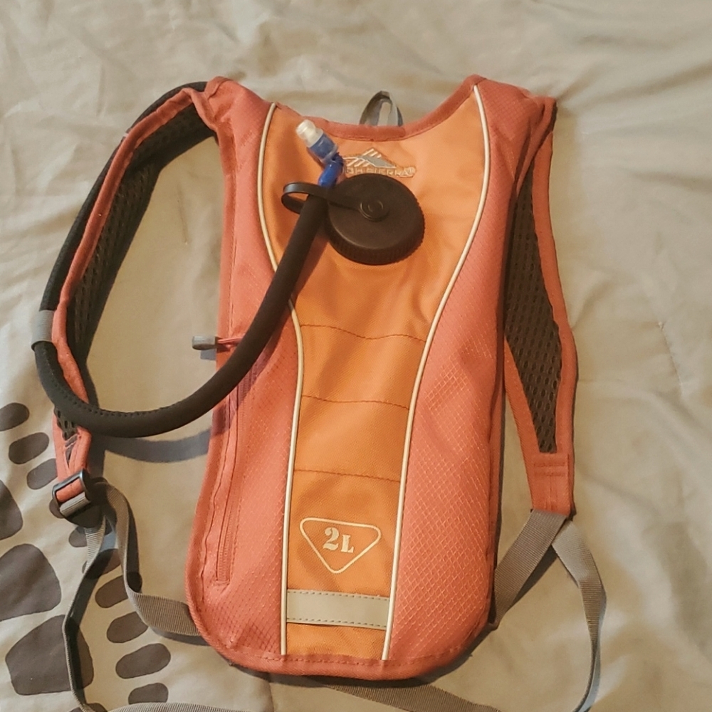High Sierra hydration pack. 2L